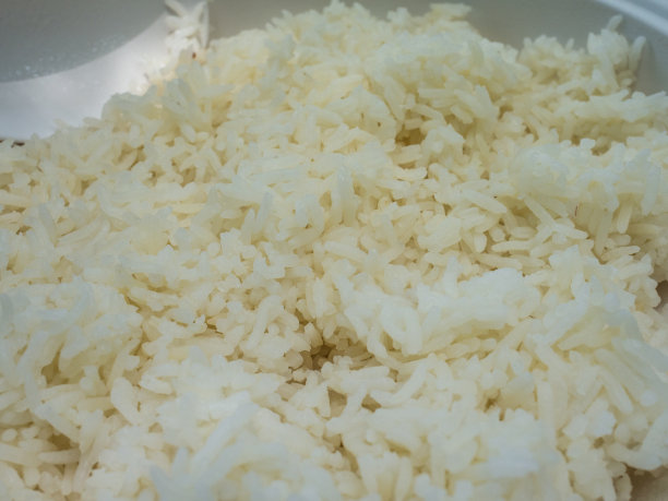 蒸饭，米饭煮白的特写图片下载