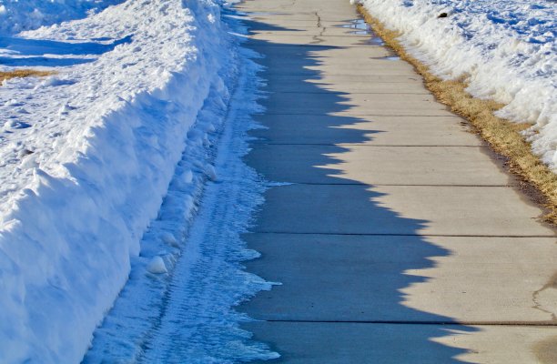 蓝色阴影雪图片下载