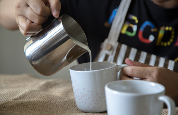 做拿铁咖啡图片下载