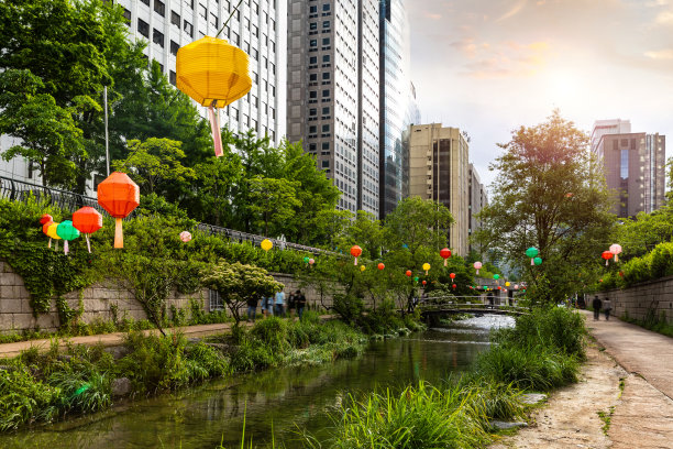 首尔市中心的清溪川溪图片下载