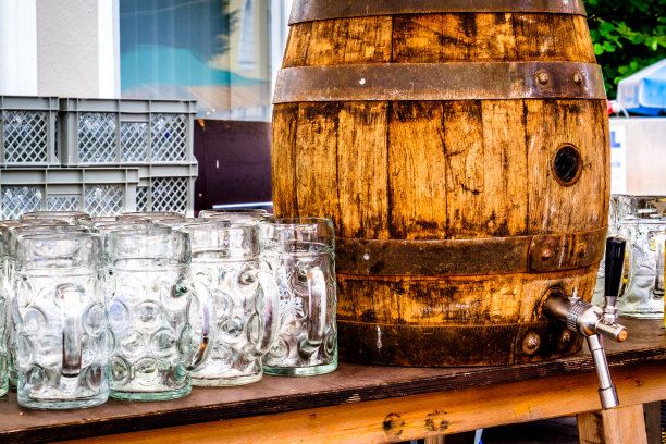 旧木桶图片下载