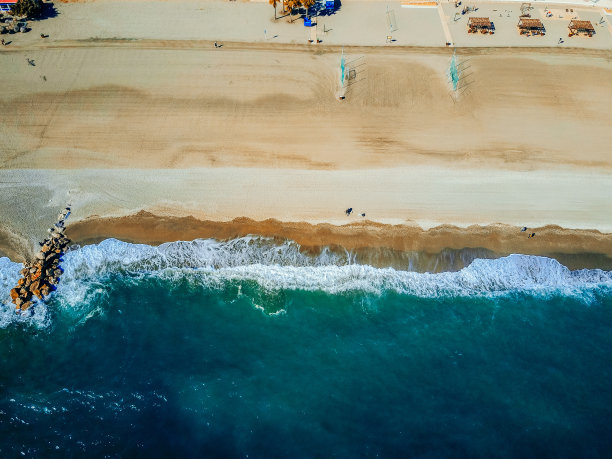 海滩和海岸的景色图片下载