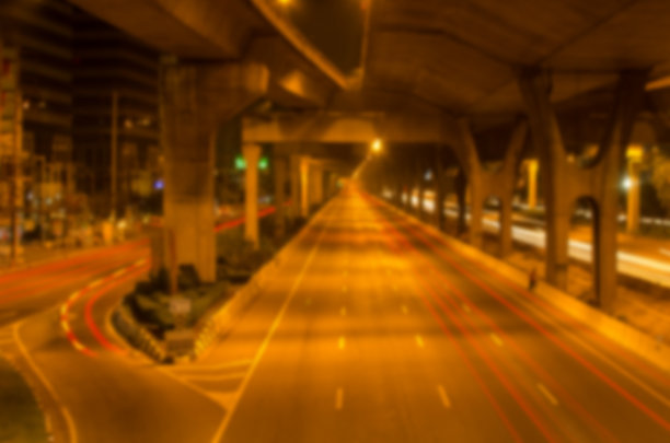 晚上把车弄模糊。图片下载