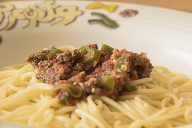 意大利面和酱汁的特写图片下载