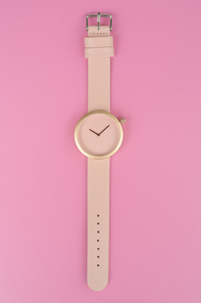 近距离的粉红色手表图片下载
