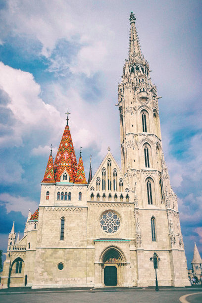 匈牙利布达佩斯的马提亚教堂图片下载