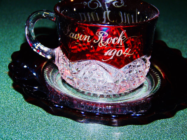 奶奶的纪念品图片下载