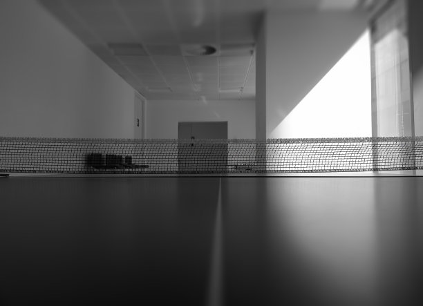 黑白网球网的运动对象背景图片下载
