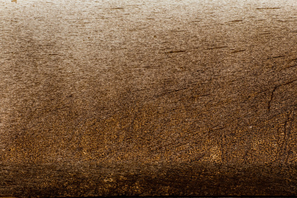 沥青上的白色汽车很难清洗脏车，图片下载