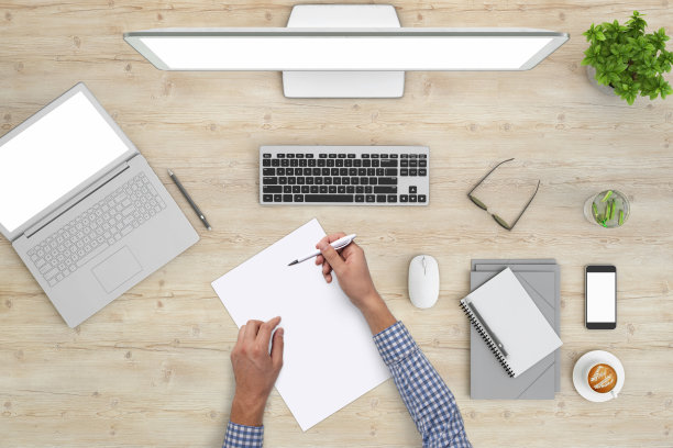 人写在一张空白纸上，复制空间模板-俯视图图片下载