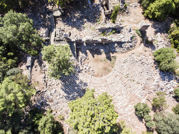 在Phaselis的圆形剧场鸟瞰图图片下载