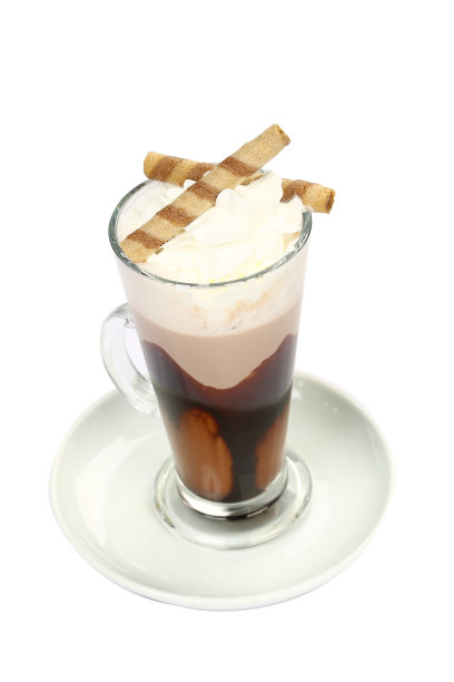 咖啡加冰、奶油和巧克力图片下载