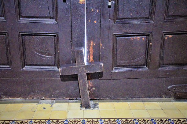 墨西哥梅里达圣伊尔德丰索大教堂的正门图片下载