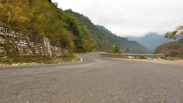 山的路图片下载