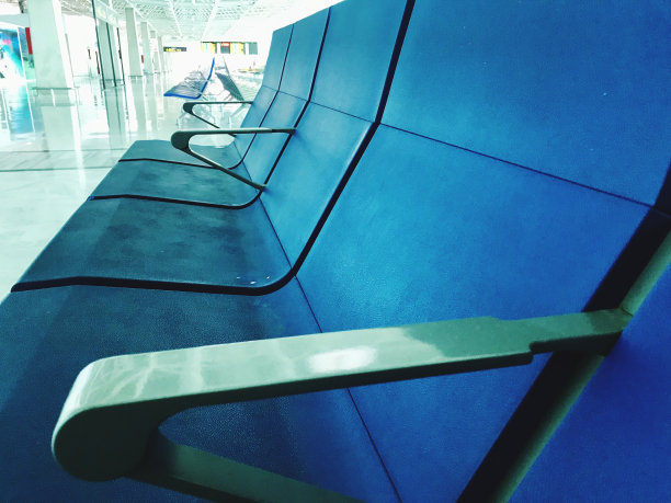 机场的蓝色座位图片下载