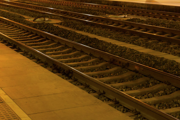 《火车站夜景》图片下载