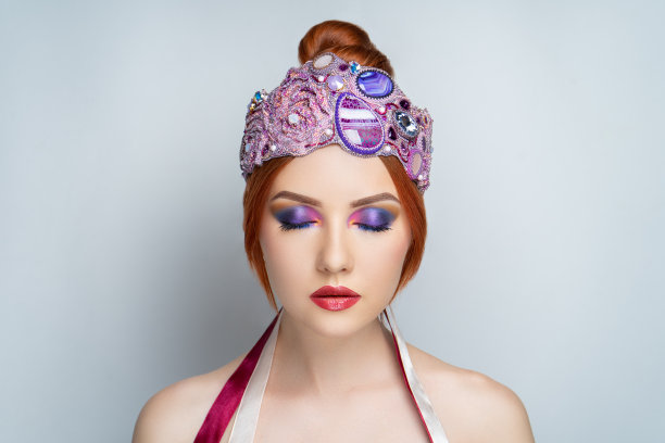 年轻女性美貌脸蛋化妆图片下载