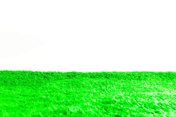 绿油油的人工草地与世隔绝图片下载