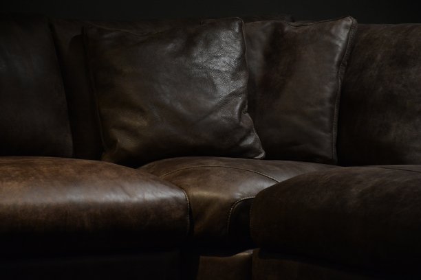 棕色皮革沙发内饰图片下载