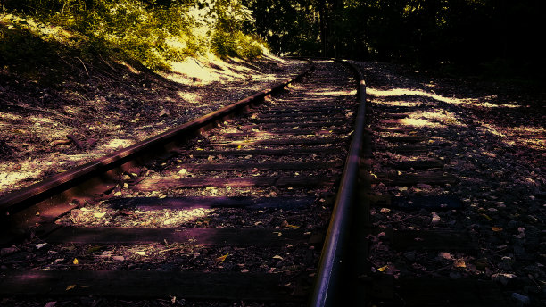 铁路在城里图片下载