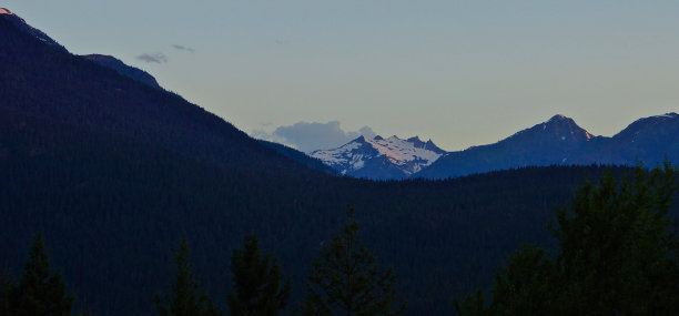 先知第一晨光山图片下载
