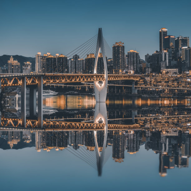 重庆的城市建筑和天际线图片下载