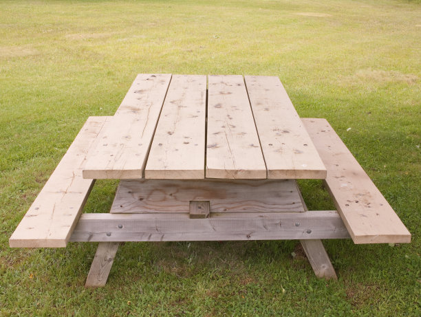 野餐桌上图片下载