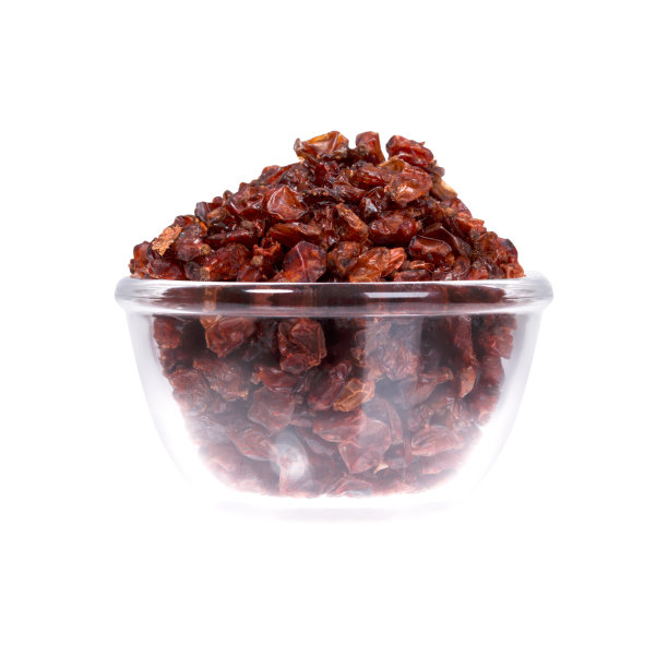 在炖锅里放干的草莓，靠近。嗨分辨率的照片图片下载