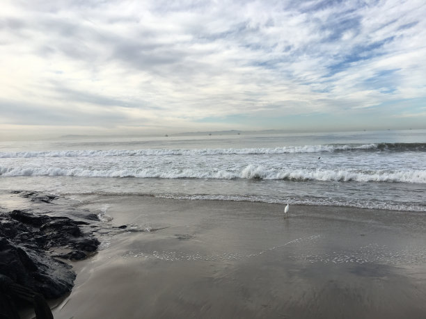 海滩上壮观的天空图片下载