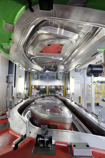 汽车冲床工作正常图片下载