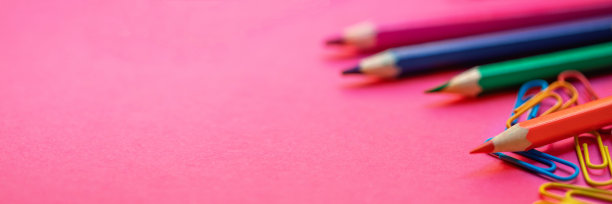 学校用品的彩色背景。回到学校。俯视图，拷贝空间"n图片下载