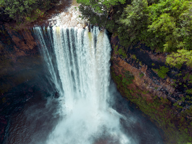 瀑布的考艾岛图片下载
