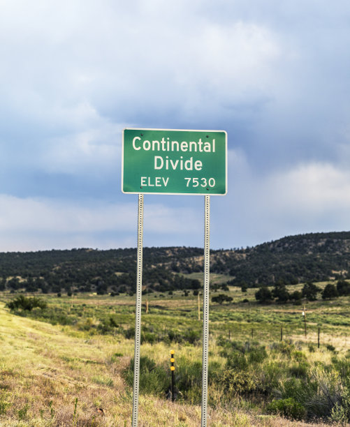 新墨西哥州大陆分水岭海拔7530路标图片下载