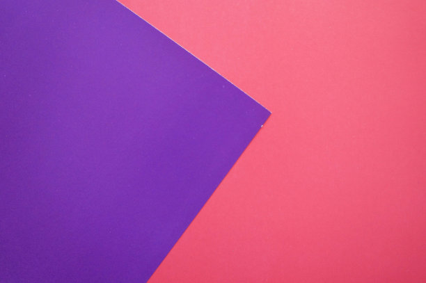 深色纸背景设计。蓝色、紫色和粉红色。图片下载