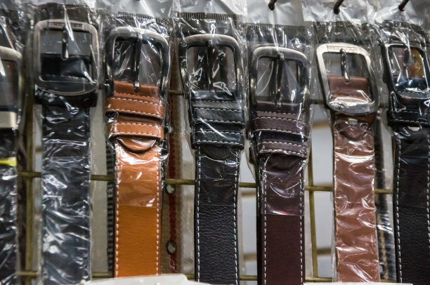 出售的皮带。图片下载