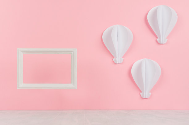 甜美的粉红色艺术背景-白纸折纸气球和空白框架的设计。图片下载