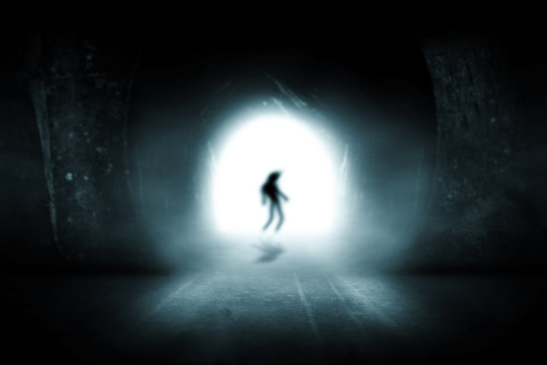 影子人在隧道里图片下载