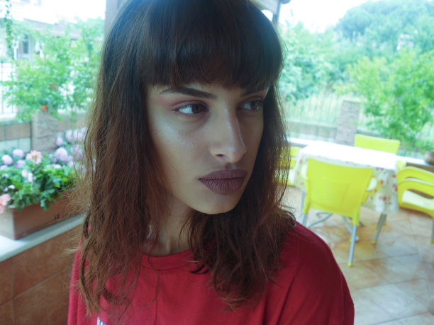 年轻美女肖像图片下载