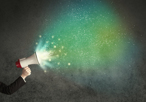 手拿着扩音器图片下载