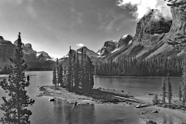 碧玉灵岛湖的老形象图片下载