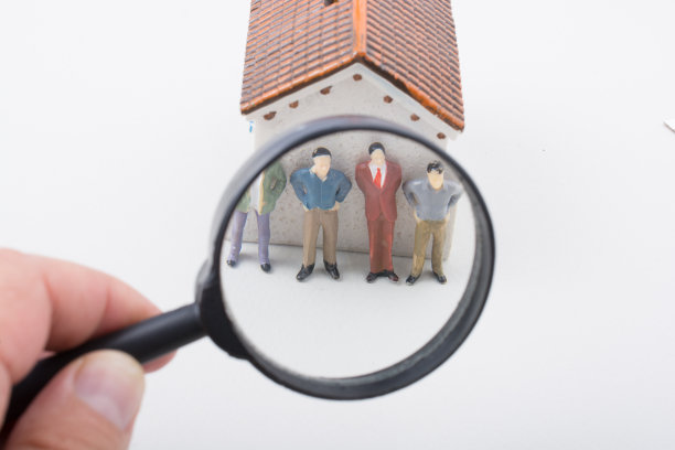 微型人偶模型在视野中图片下载