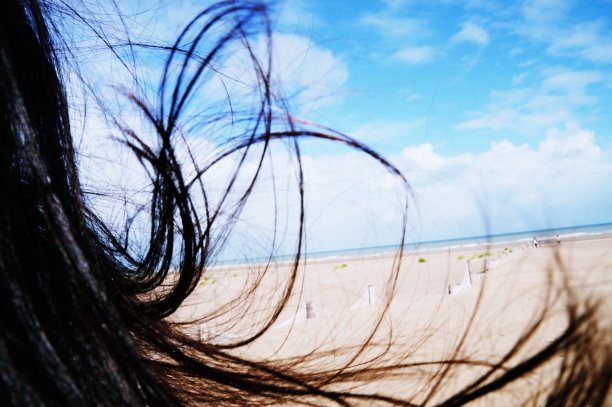 风吹过头发图片下载