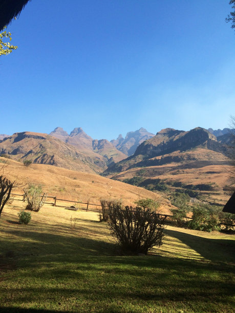 大教堂,德拉肯斯堡图片下载