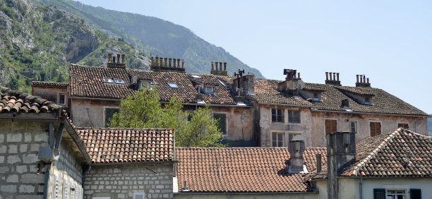 这是黑山科托尔屋顶上的景色图片下载