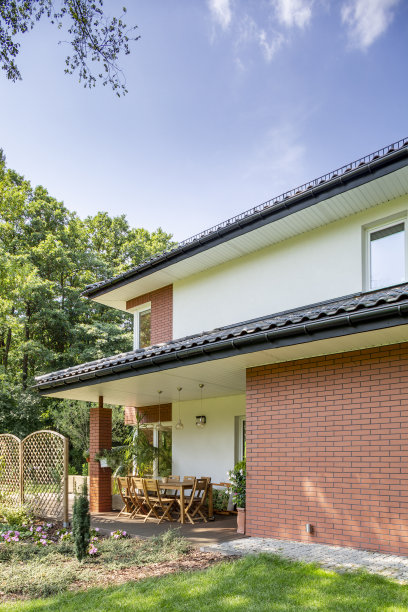 房屋与露台实景照片：花园家具图片下载