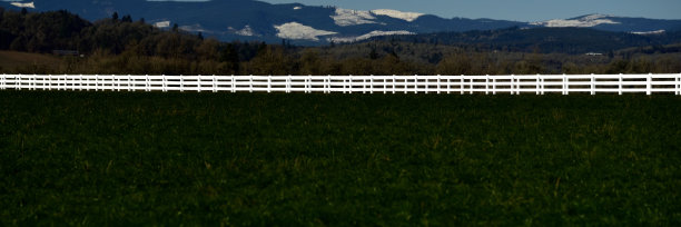 白色的栅栏线图片下载