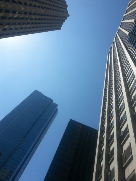 向上看天空图片下载