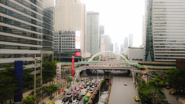 隆的十字路口图片下载