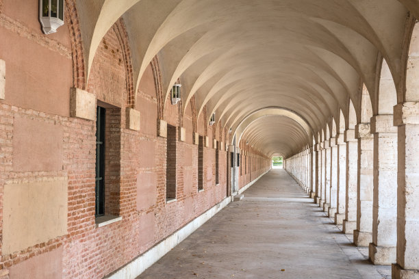 无限的走廊图片下载