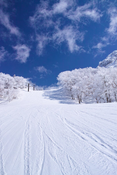 雪和滑雪场图片下载
